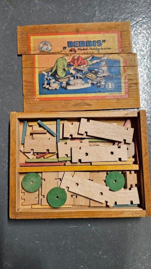 Berbis Modell-Holzbaukasten, Ophalen