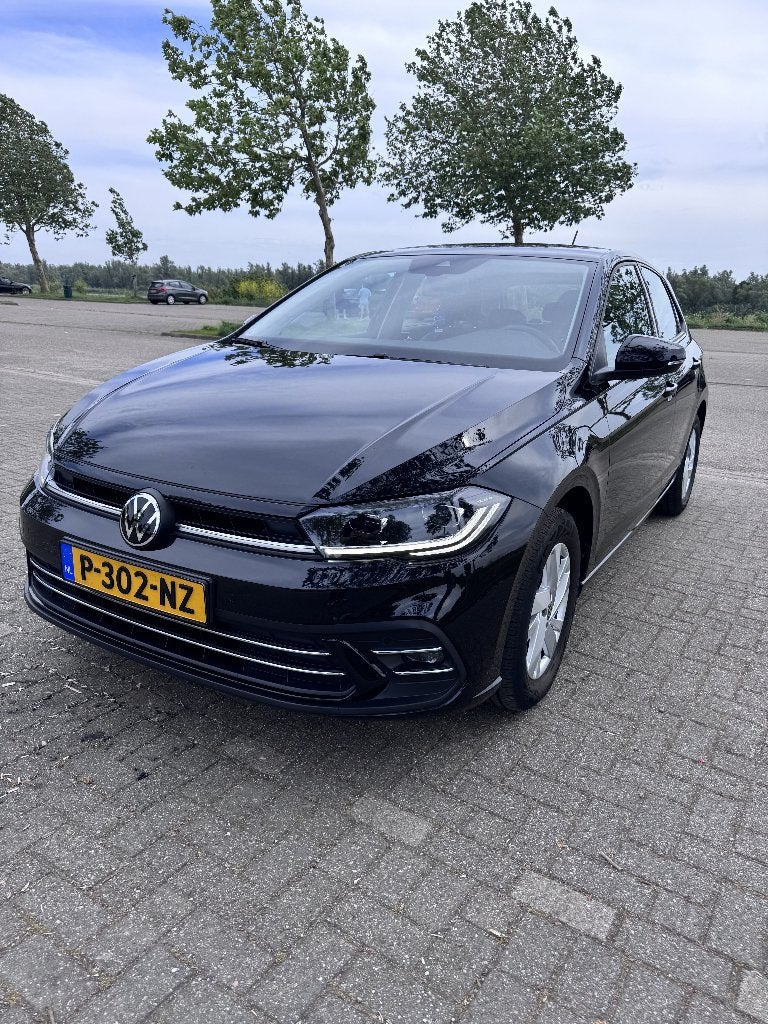 Volkswagen Polo 1.0 TSI Life Business 95pk 2022 Zwart, Auto's, Voorwielaandrijving, 1072 kg, Zwart, Handgeschakeld