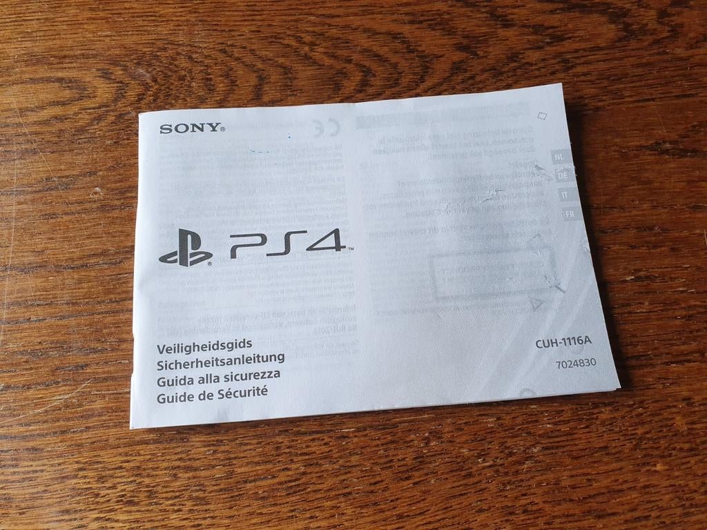 Handleiding Playstation4 model CUH-7116A, Spelcomputers en Games, Spelcomputers | Sony PlayStation 4, Nieuw, Original, Ophalen of Verzenden