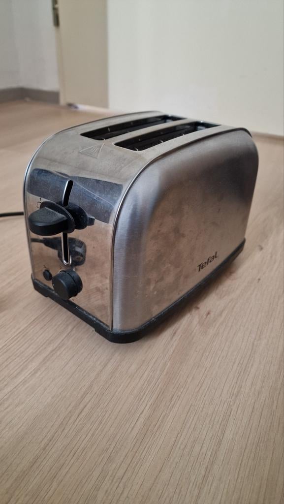 Tefal broodrooster TT330D - RVS, 2 sleuven, Witgoed en Apparatuur, Broodroosters, Gebruikt, Ophalen of Verzenden