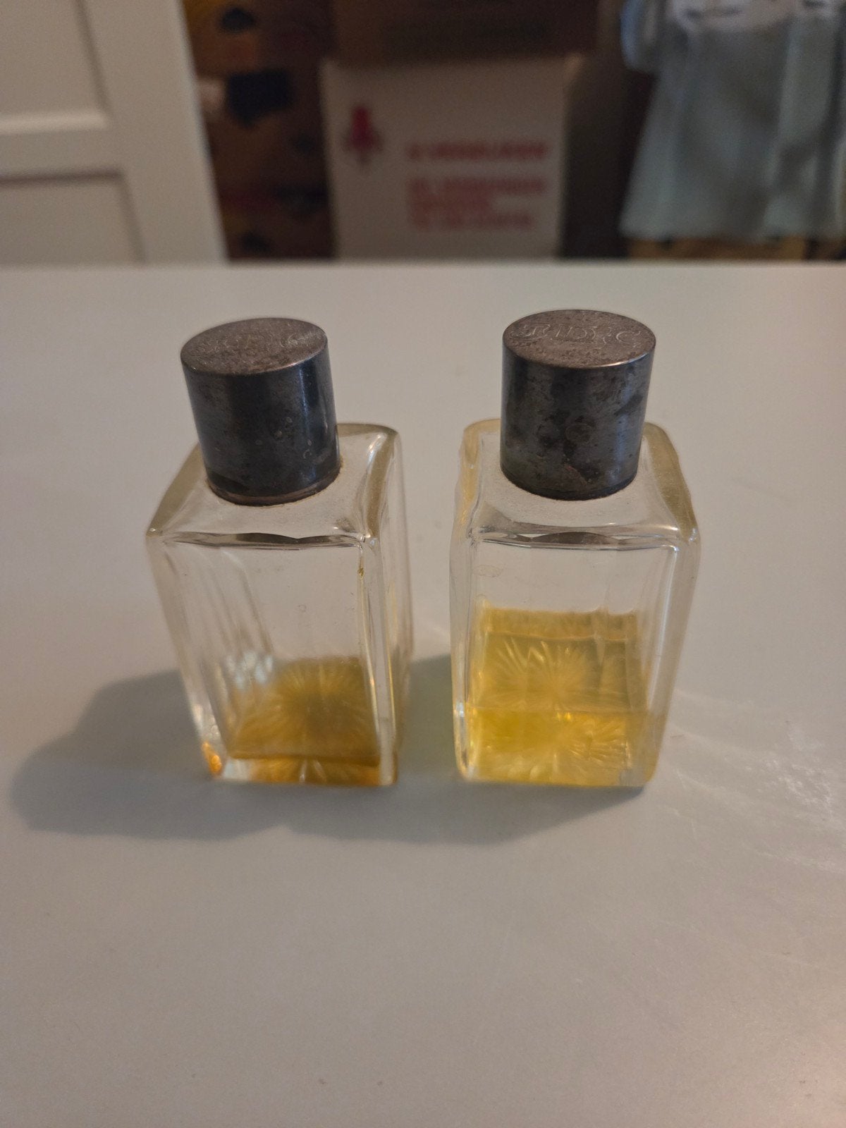 Vintage JDC parfumflesjes - verzilverde dop? 20 euro, Ophalen of Verzenden