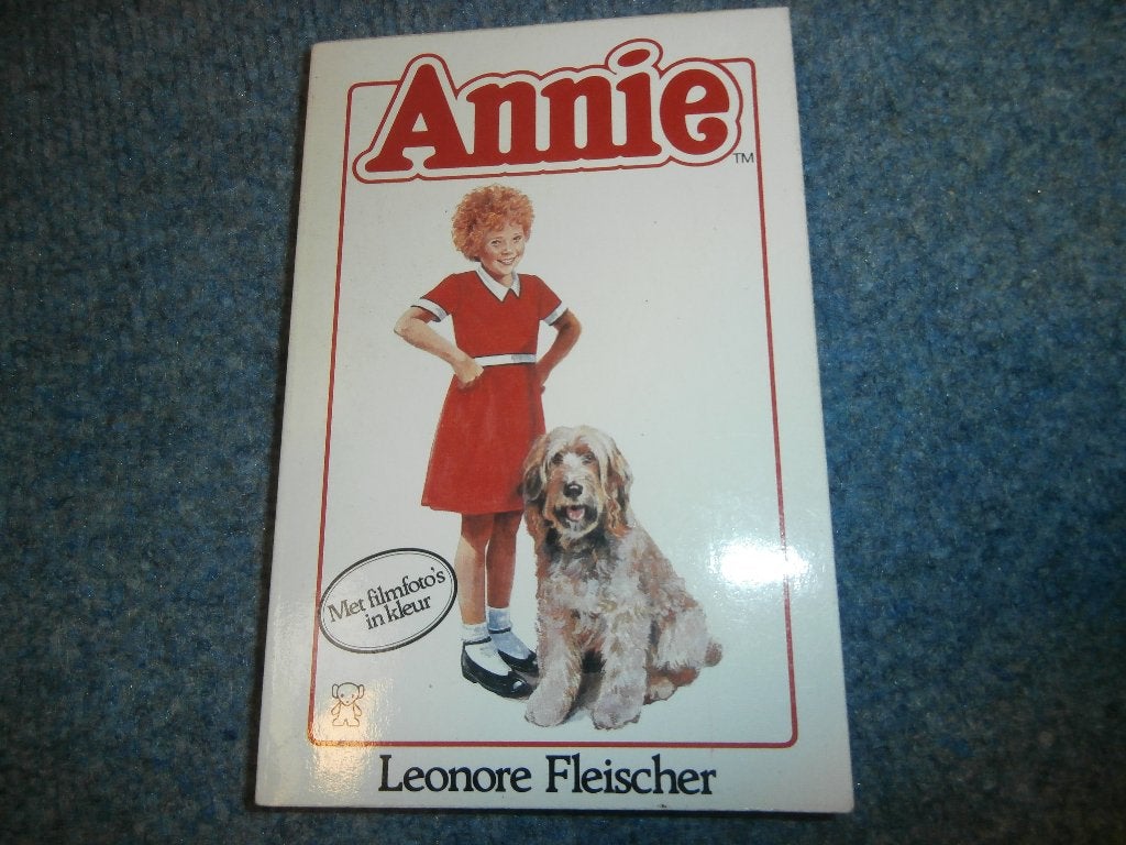 Boek film Annie door Leonore Fleischer musical roman foto's, Ophalen of Verzenden, Gelezen, Leonore Fleischer