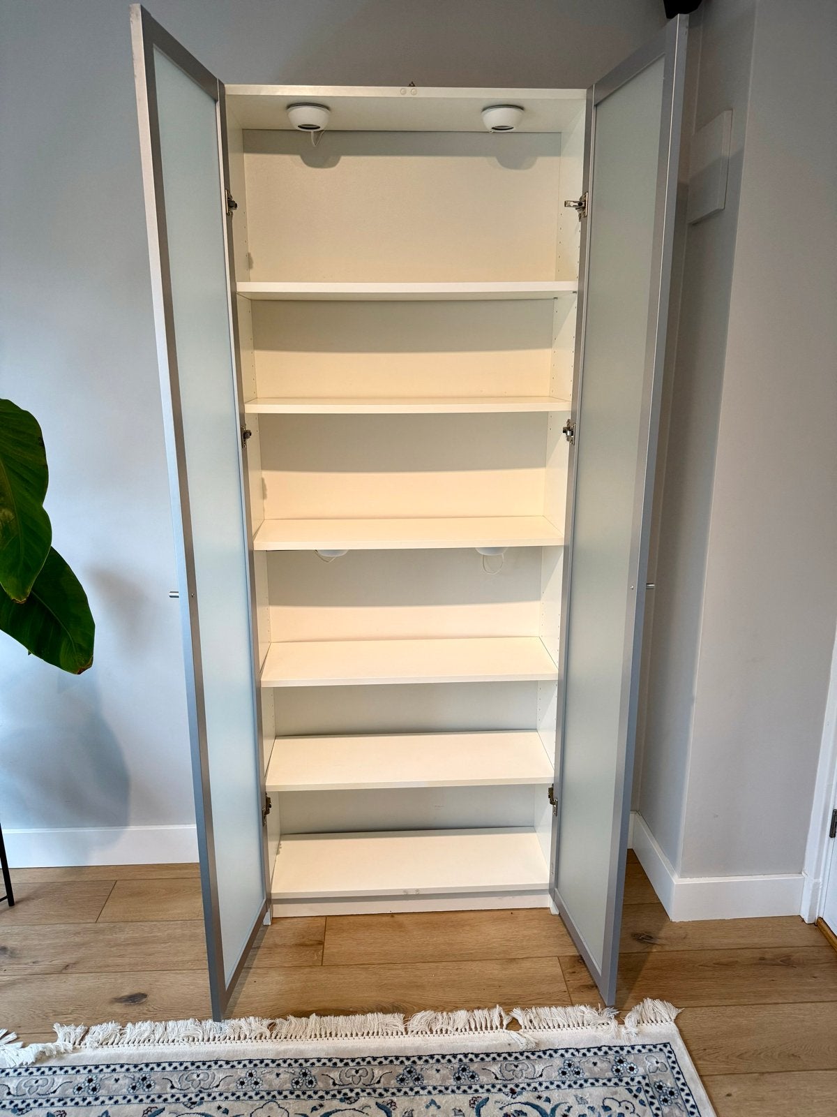 IKEA Billy boekenkast met glazen deuren, Huis en Inrichting, Gebruikt, 25 tot 50 cm, Met deur(en), Glas