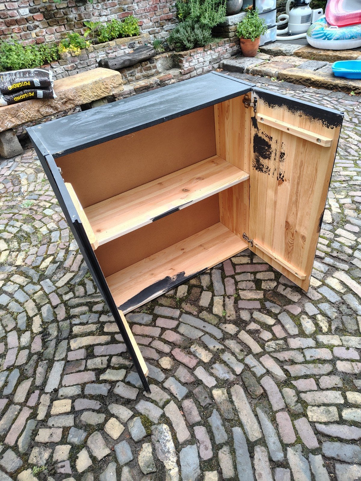 Gratis houten kastje met planken, Ophalen, Gebruikt