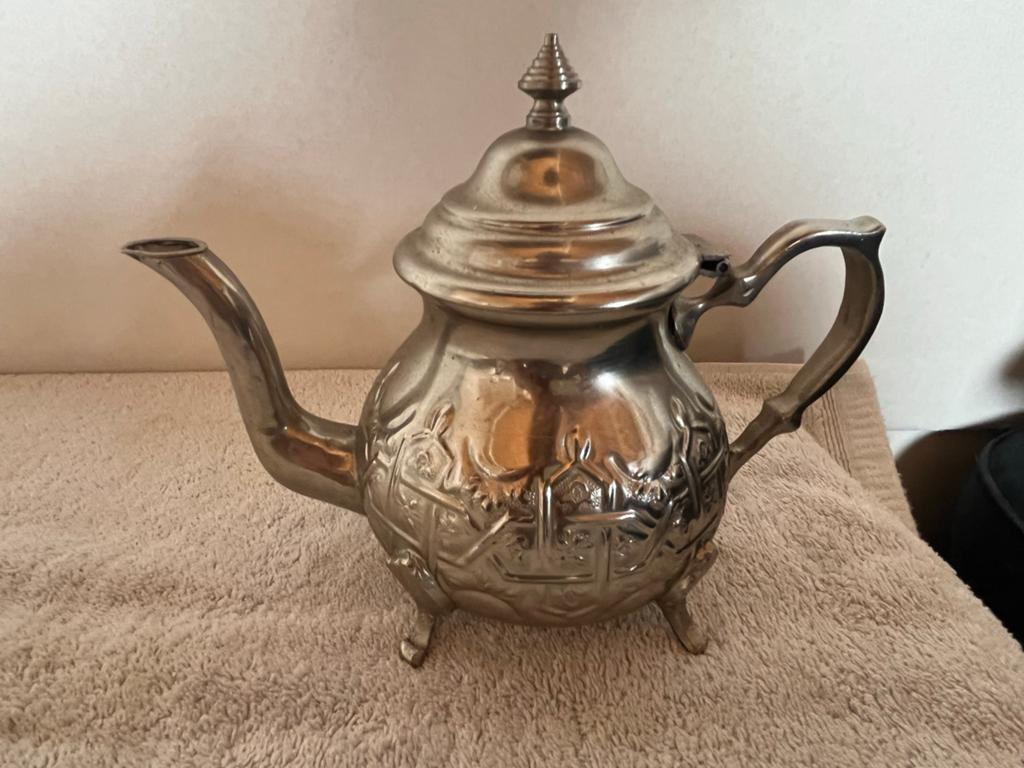 Verzilverde Marokkaanse theepot met gravures, Ophalen of Verzenden