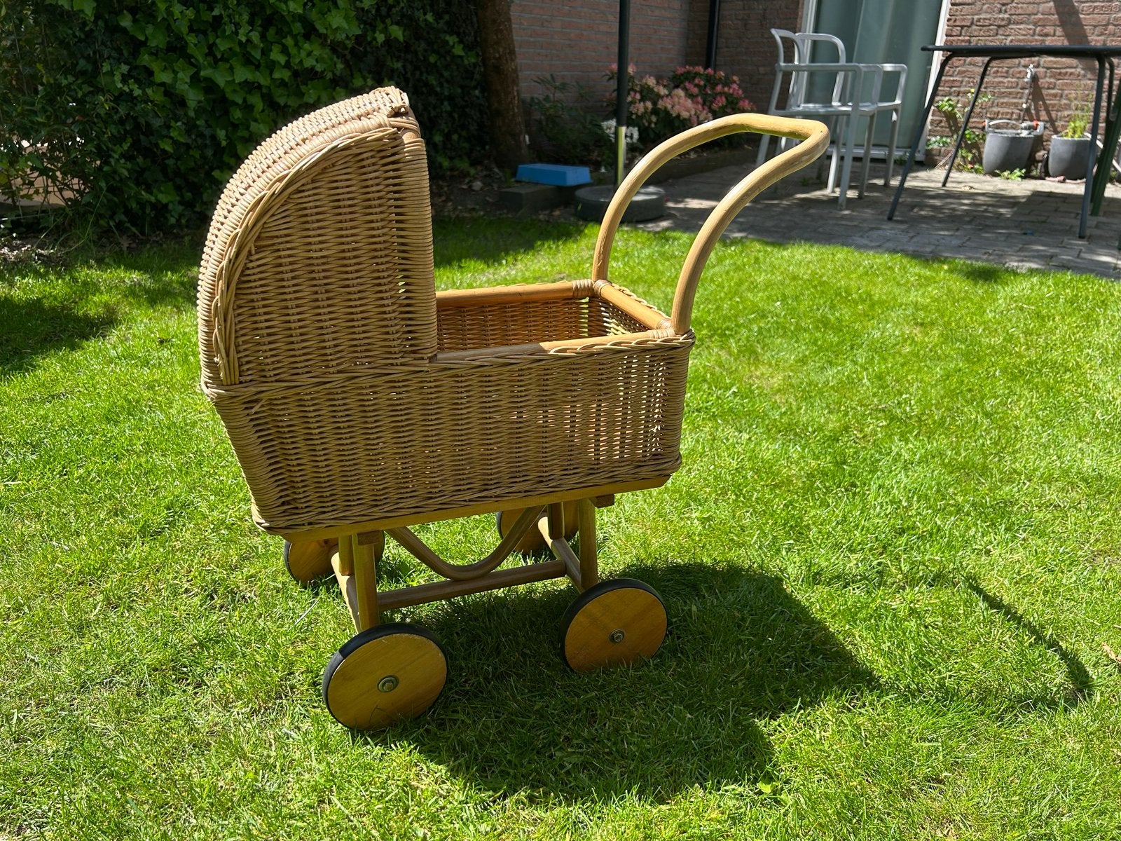 Vintage rieten poppenwagen, Ophalen, Gebruikt, Babypop
