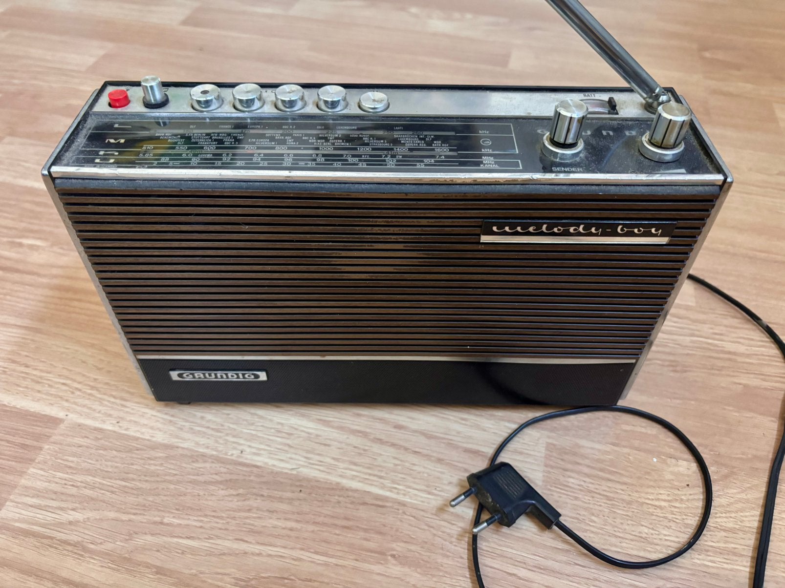 Vintage radio, Grundig classic Melody-boy 210, Ophalen, Gebruikt, Radio