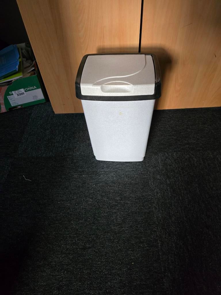 Curver prullenbakje, Kunststof, Ophalen of Verzenden, Zo goed als nieuw, Minder dan 10 liter
