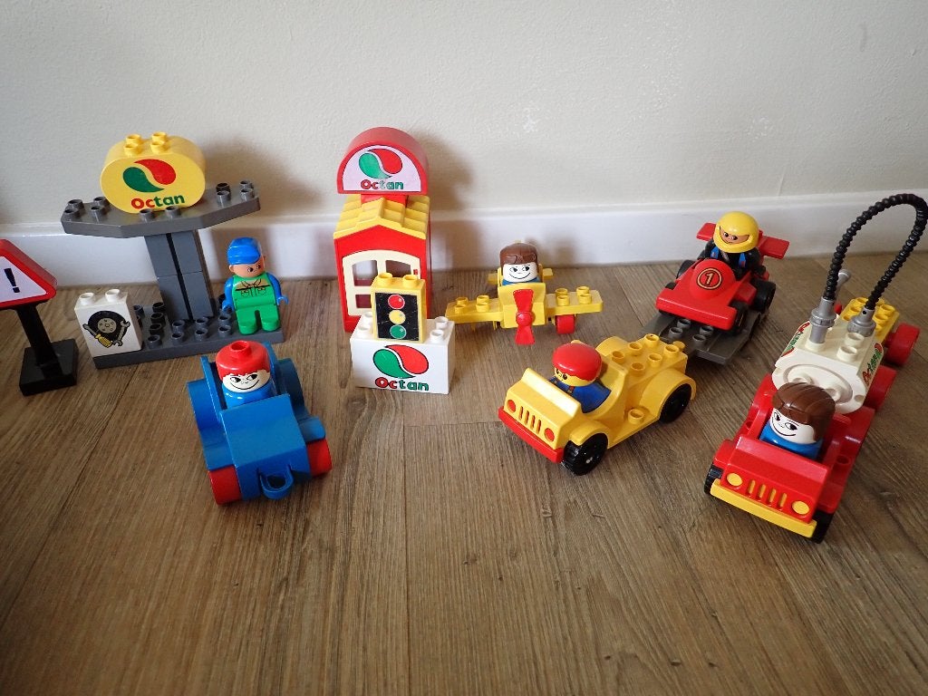 duplo tankstation, auto's poppetjes enz.., Ophalen of Verzenden, Gebruikt, Duplo