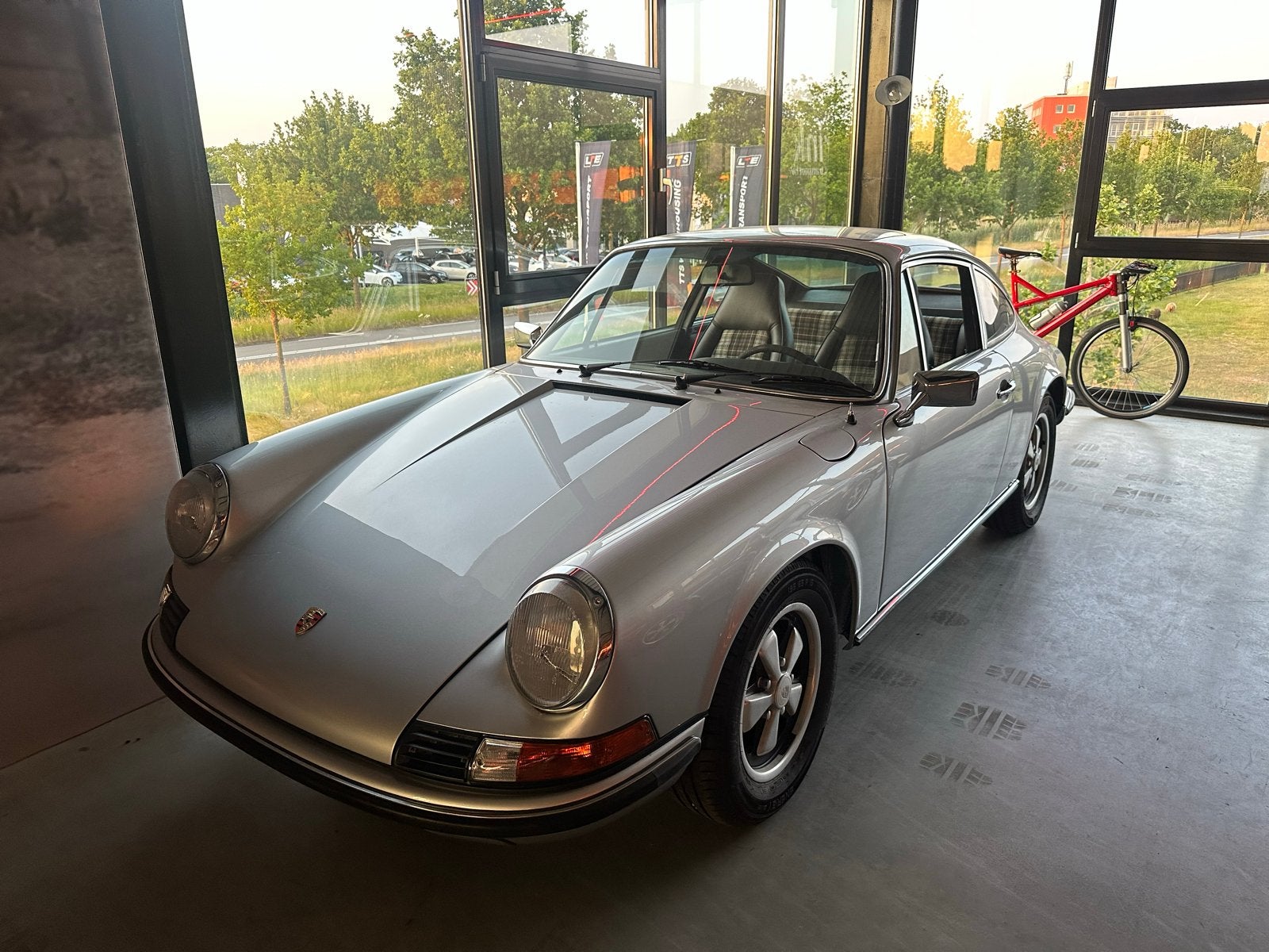 Porsche 911T MFI coupe schuifdak, Achterwielaandrijving, Leder, Handgeschakeld, Particulier