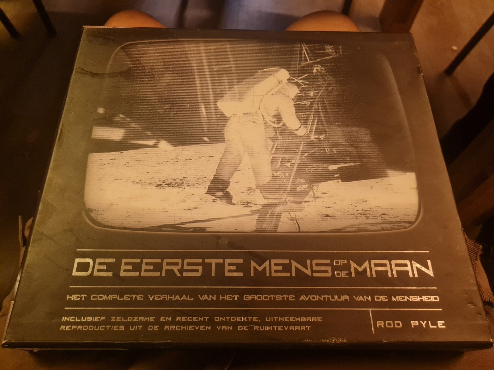 De Eerste Mens op de Maan - Rod Pyle, Boeken, Rod Pyle, Ophalen of Verzenden, Zo goed als nieuw, Natuurwetenschap