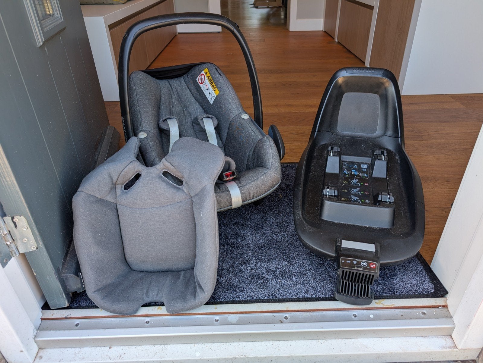 Maxi-Cosi Pebble met 2wayFix isofix base, Kinderen en Baby's, Ophalen, 0 t/m 13 kg, Maxi-Cosi, Isofix