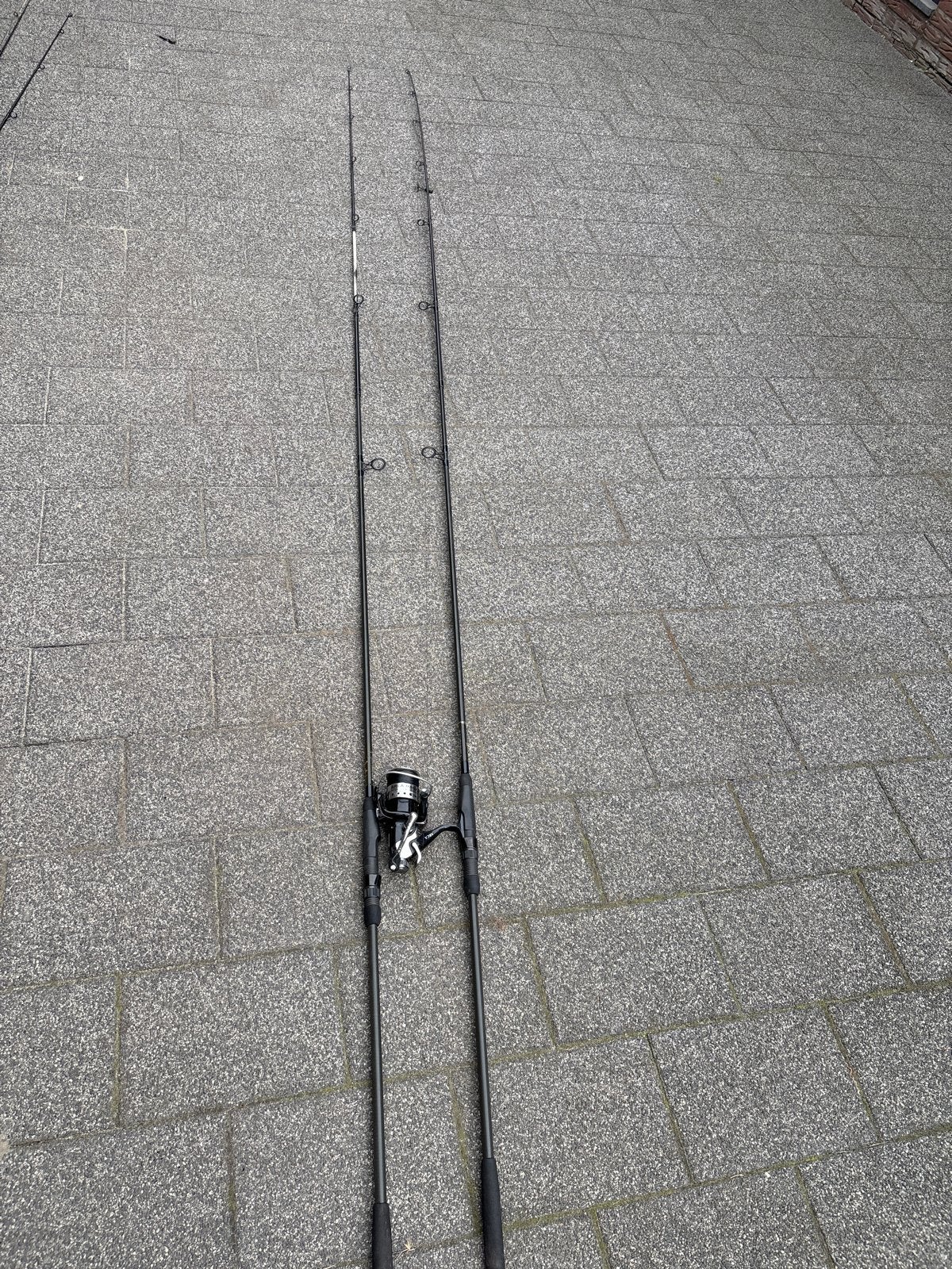 2 hengels, 1 met molen (Arca Trigger 50) en 1 zonder, Ophalen of Verzenden, Gebruikt, Complete hengel