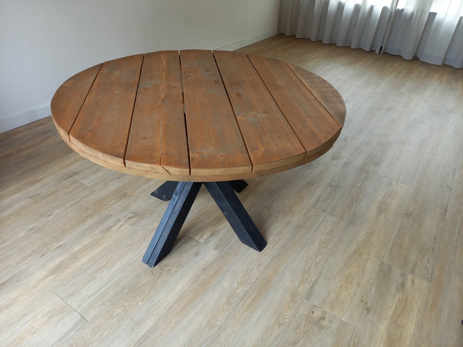 Stoere ronde houten tafel met houten onderstel, Huis en Inrichting, Ophalen, Rond, 100 tot 150 cm, 100 tot 150 cm