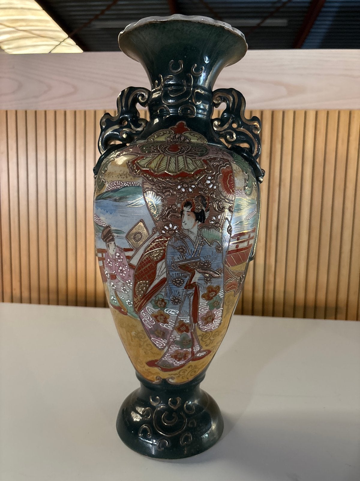 Antieke Japanse Satsuma Vaas met Geisha en Bloemen, Antiek en Kunst, Ophalen of Verzenden