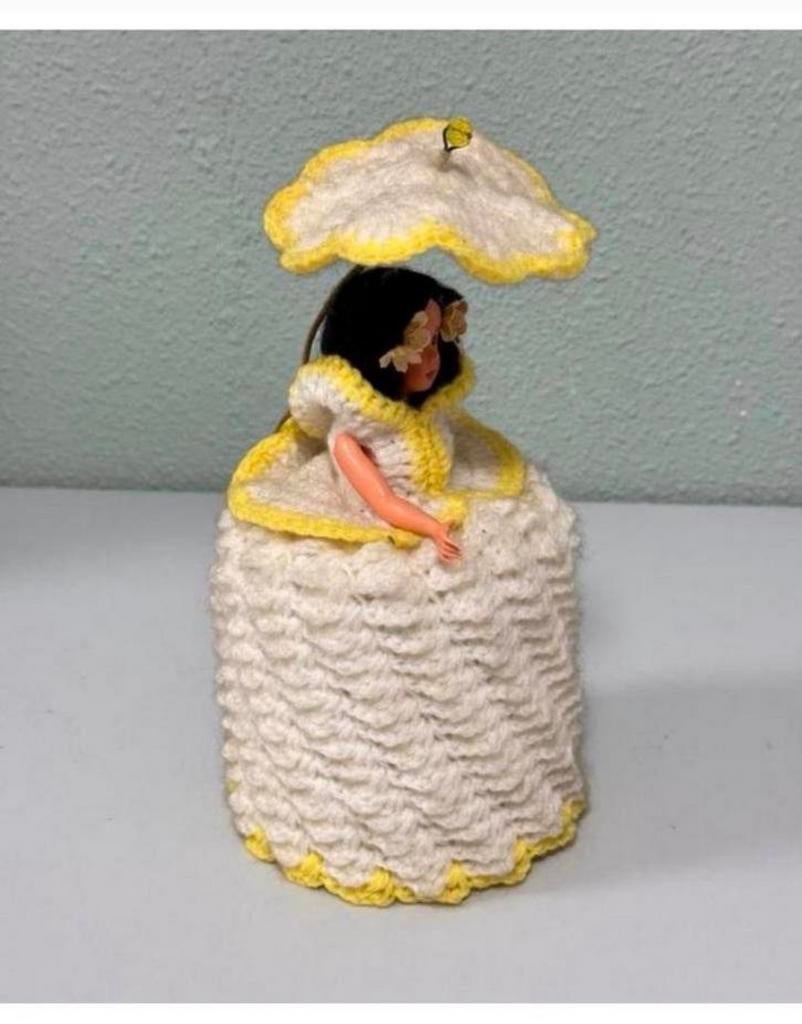 Vintage 25cm handgebreide toiletrol pop gebreide wcpapier, Gebruikt, Ophalen of Verzenden, H, H