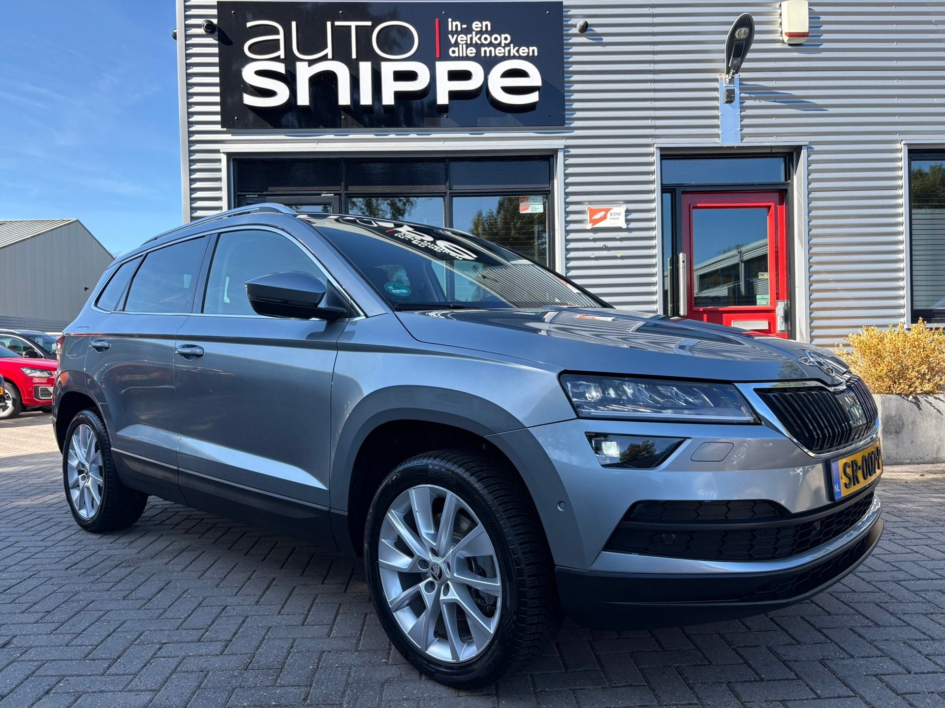 Skoda Karoq 1.5 TSI ACT Style Business -AUTOMAAT-VOLLEDER-ST, Auto's, Dealer onderhouden, 4 cilinders, 150 pk, Bedrijf