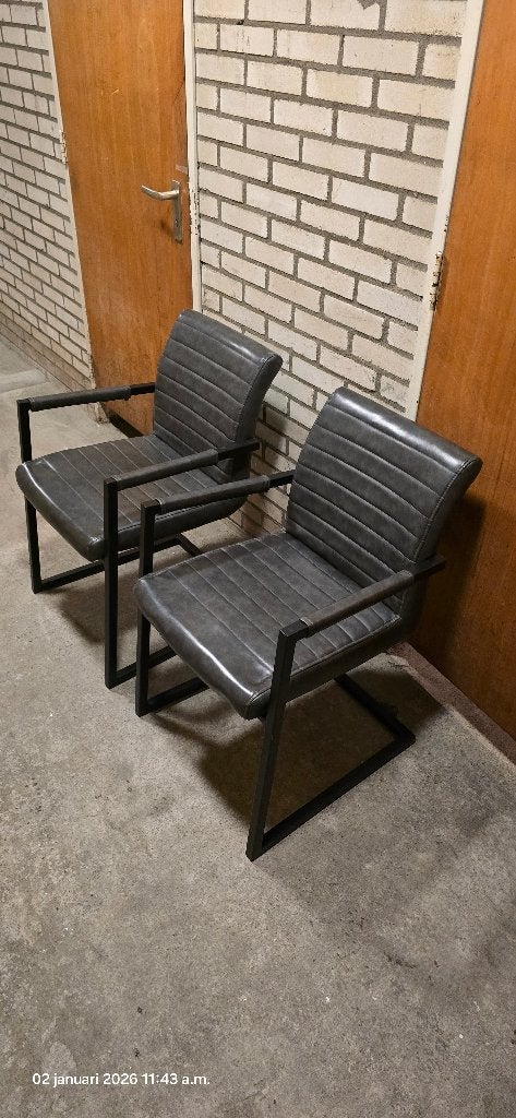 2 stoelen, Huis en Inrichting, Stoelen, Ophalen, Gebruikt, Grijs, Twee