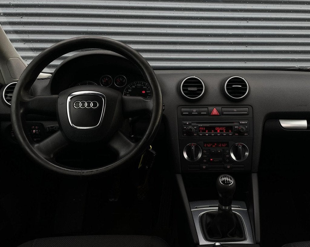 Audi A3 1.6 SB 5drs/Climate/Cruise, Auto's, Audi, Voorwielaandrijving, Gebruikt, Zwart, 4 cilinders