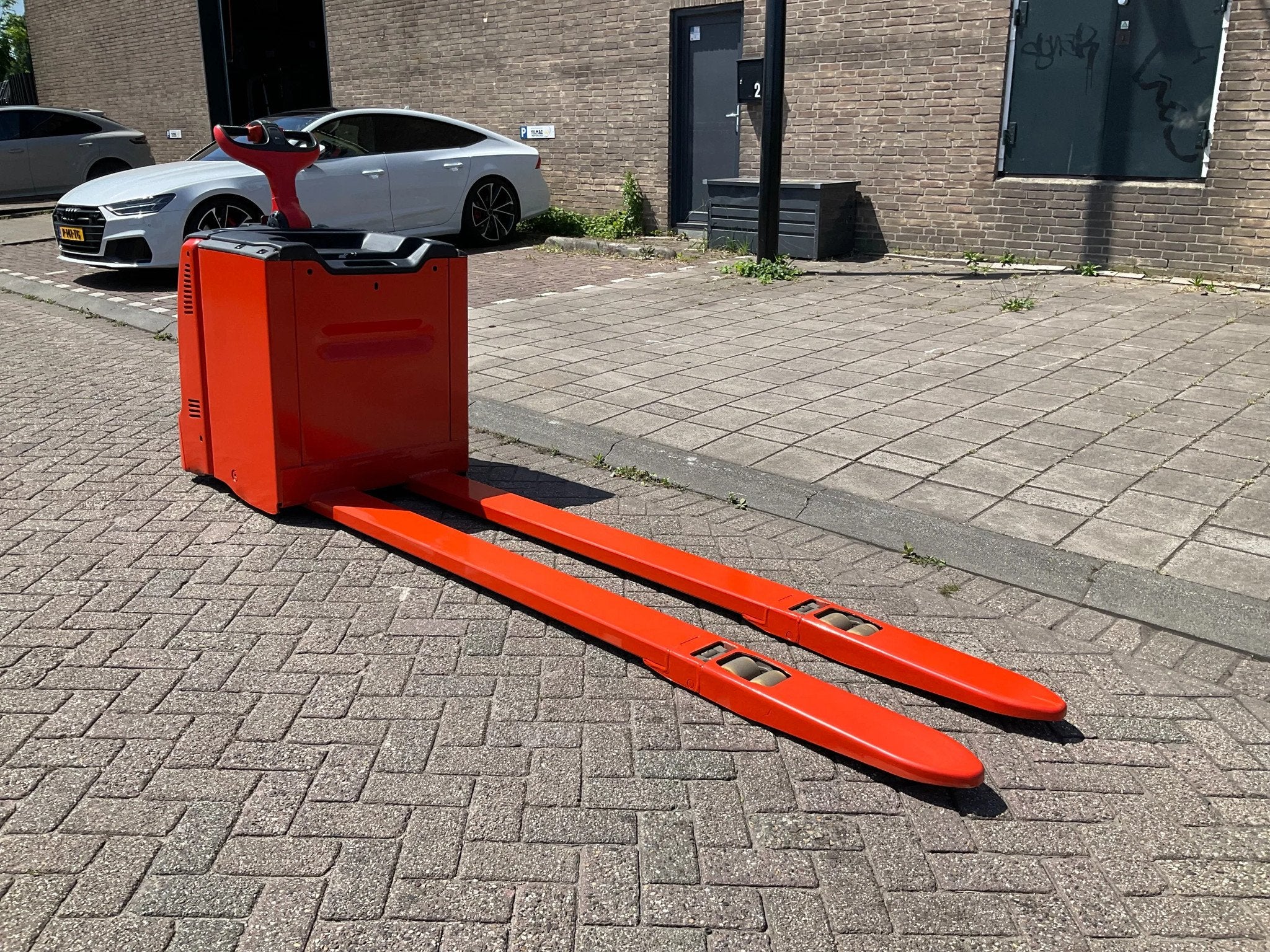 Linde T20AP 2000KG 2.40METER PALLETWAGEN / HEFTRUCK, Linde, Marconistraat 2
3133KL  Vlaardingen, NL, Yilmaz Heftrucks, Elektrisch