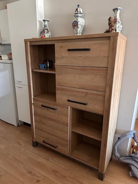 Servieskast, hout, Huis en Inrichting, Ophalen, 100 tot 150 cm, Met deur(en), Zo goed als nieuw
