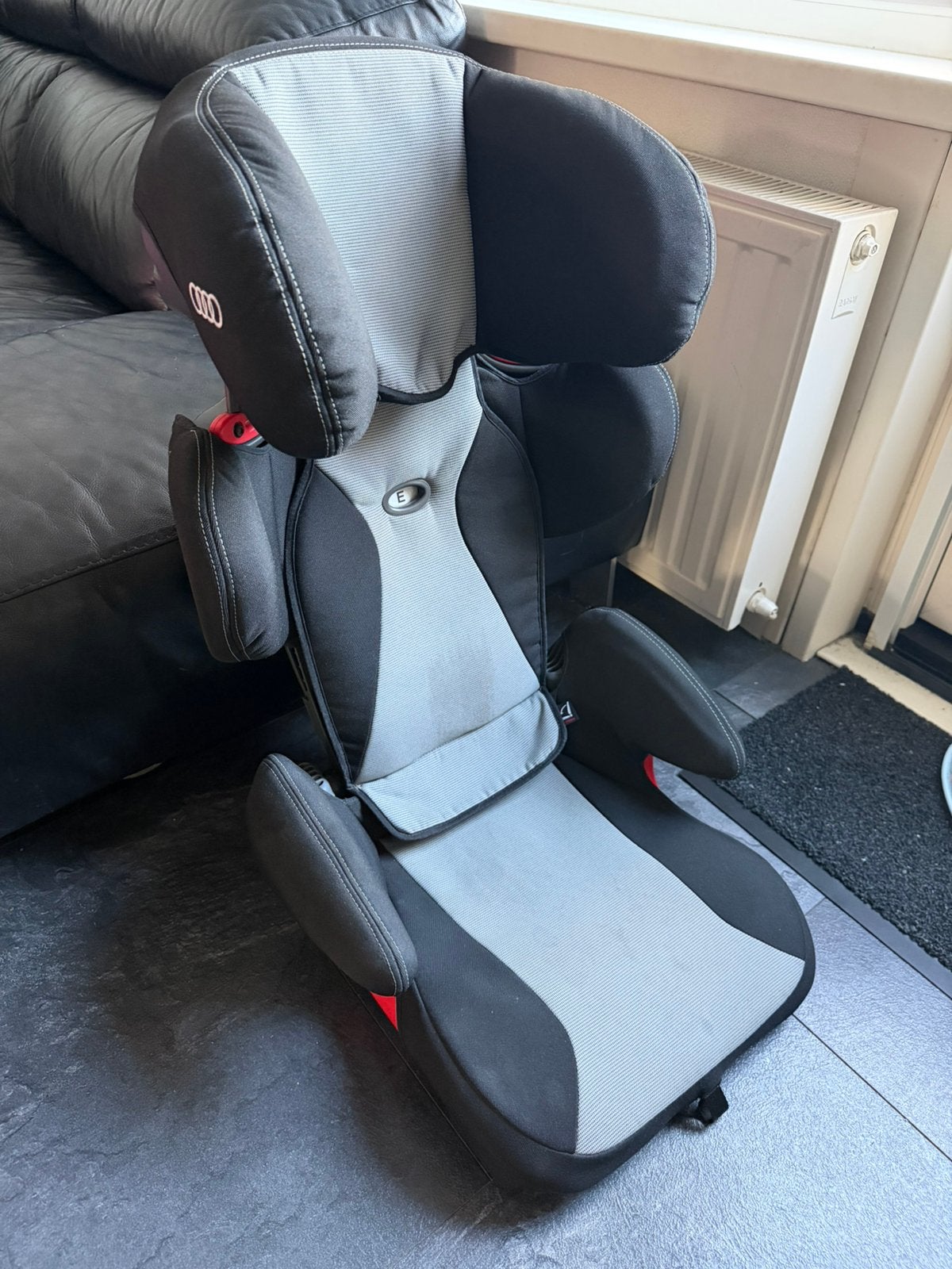 Audi autostoel met isofix en hoogte verstelbaar nette staat!, Kinderen en Baby's, Autostoeltjes, Gebruikt, 15 t/m 36 kg, Zijbescherming