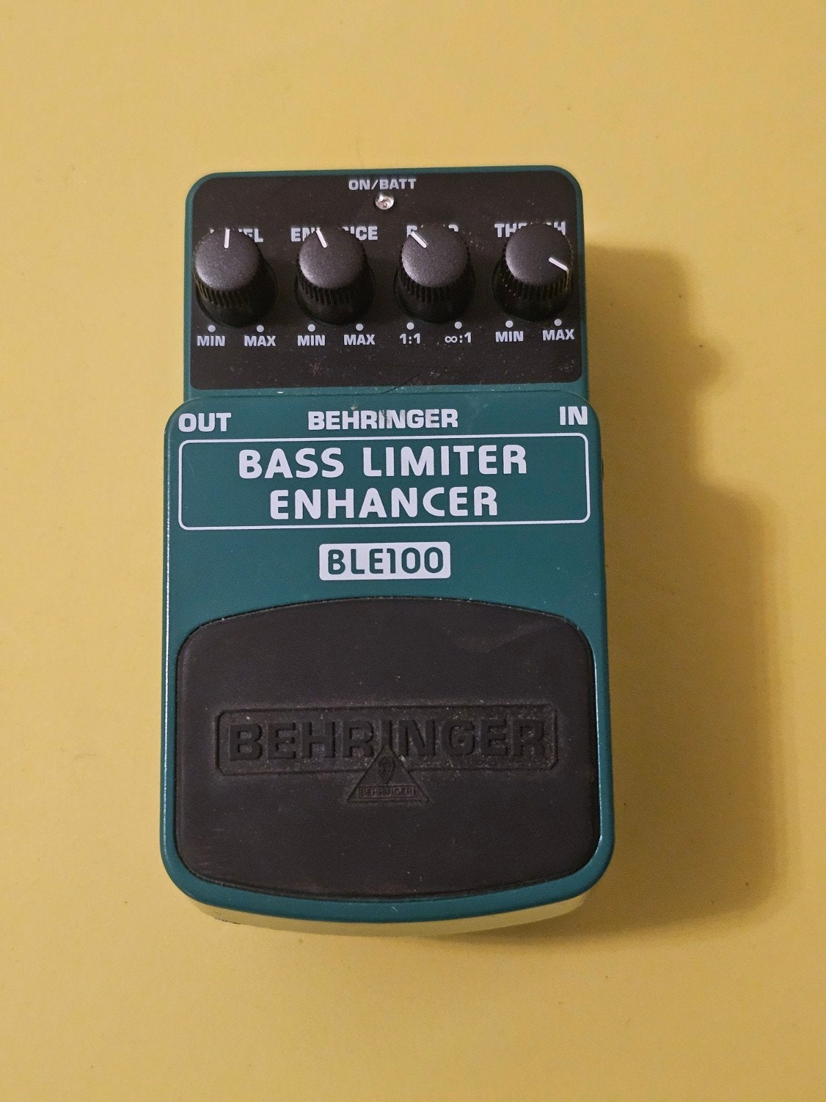 Behringer BLE100 Bass Limiter Enhancer, MUSIC Group Services EU GmbH, Bockenheimer Landstr. 104, 60323 Frankfurt am Main, Duitsland