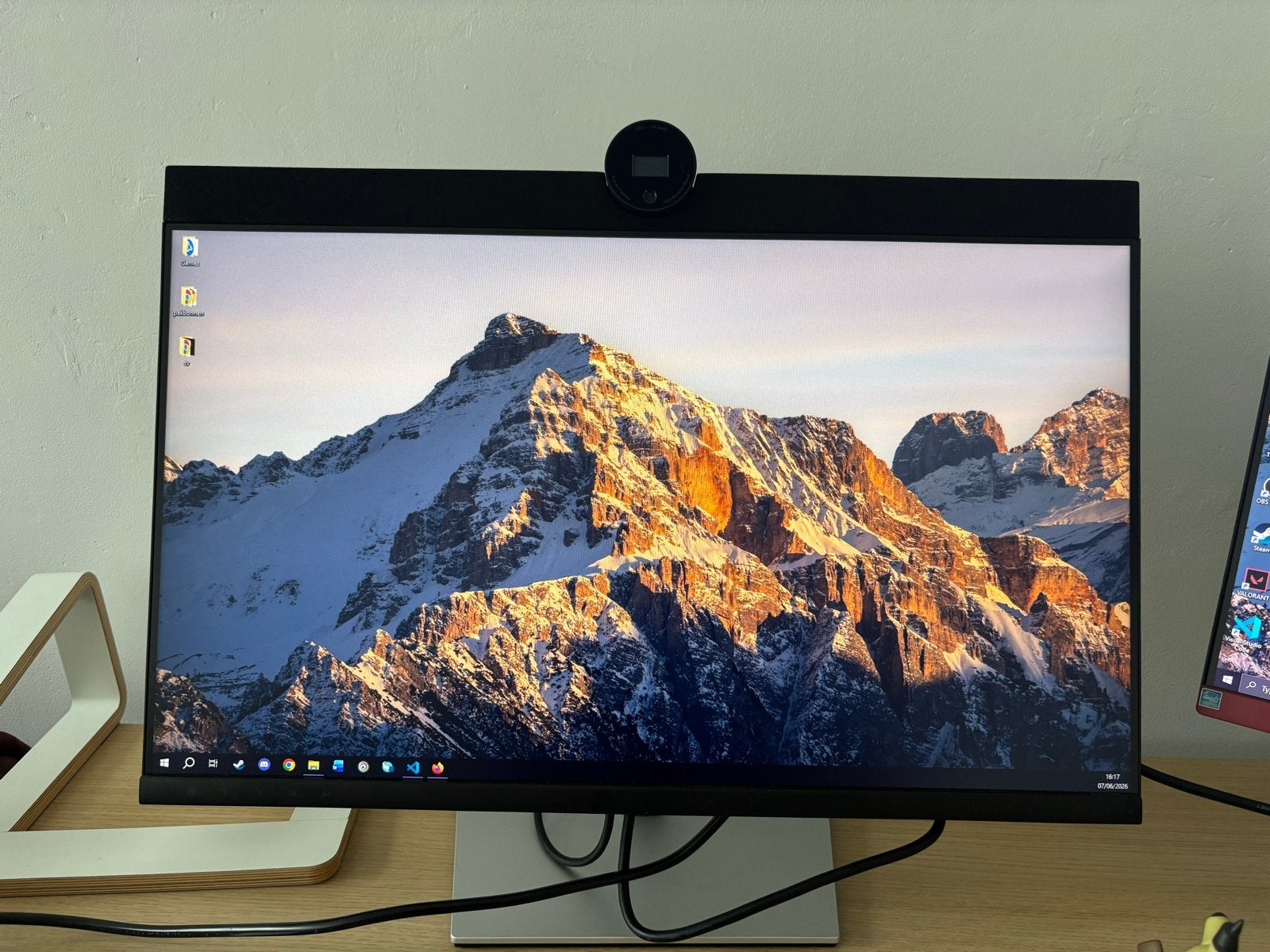 Dell 24 inch monitor met camera - Ideaal voor kantoor/thuis, Ophalen, IPS, Full HD, Zo goed als nieuw
