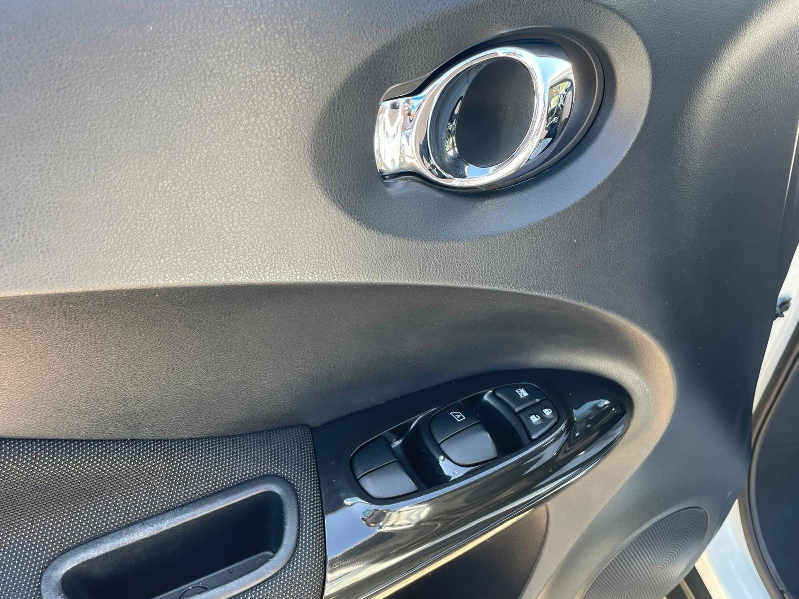 Nissan Juke 1.6 Connect Edition, * VERKOCHT *, Auto's, Zwart, 4 cilinders, Alcantara, Wit