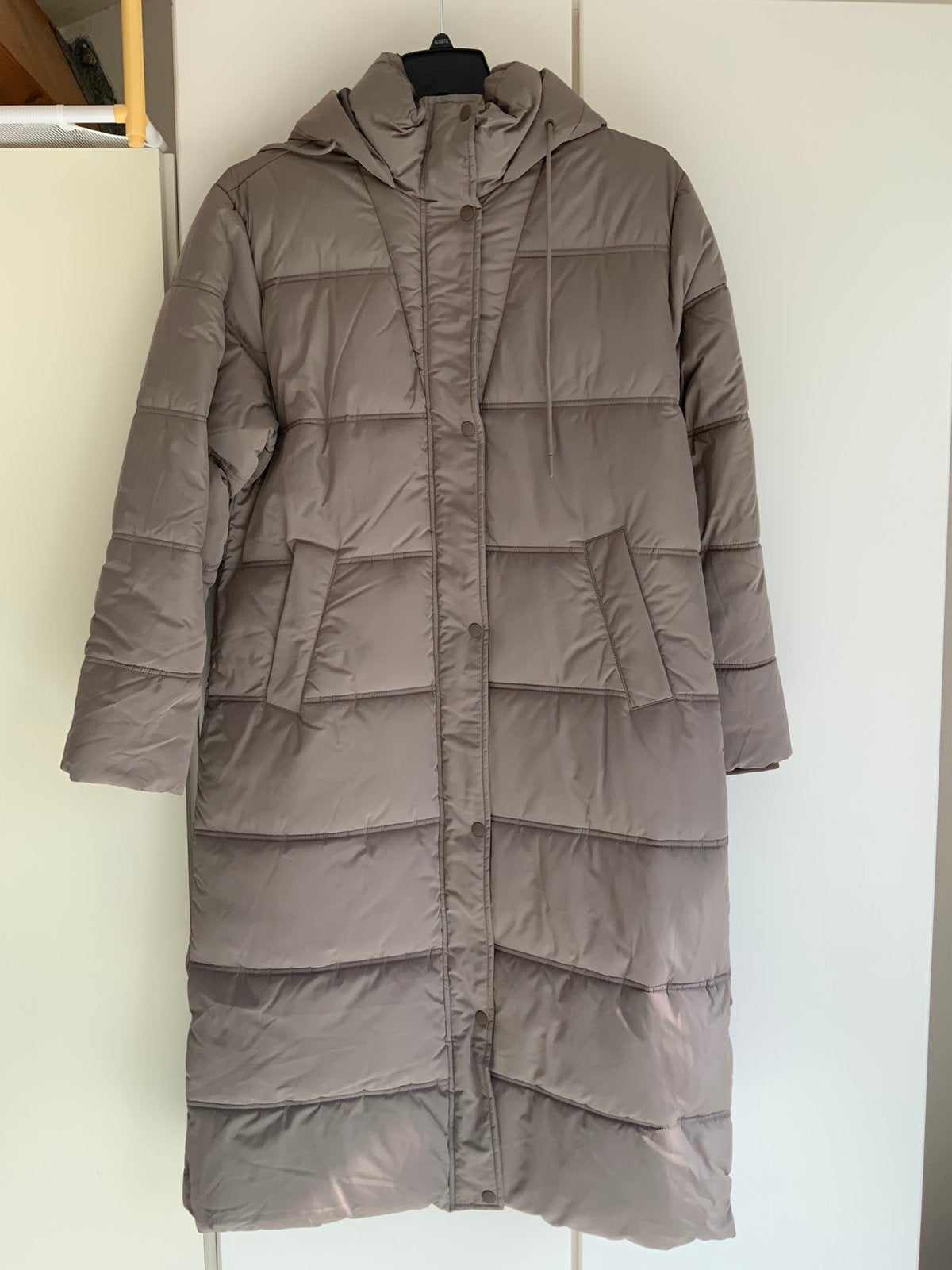 Winterjas Taupe maat 42, Kleding | Dames, Jassen | Winter, Ophalen, Overige kleuren, Maat 42/44 (L), Anytime