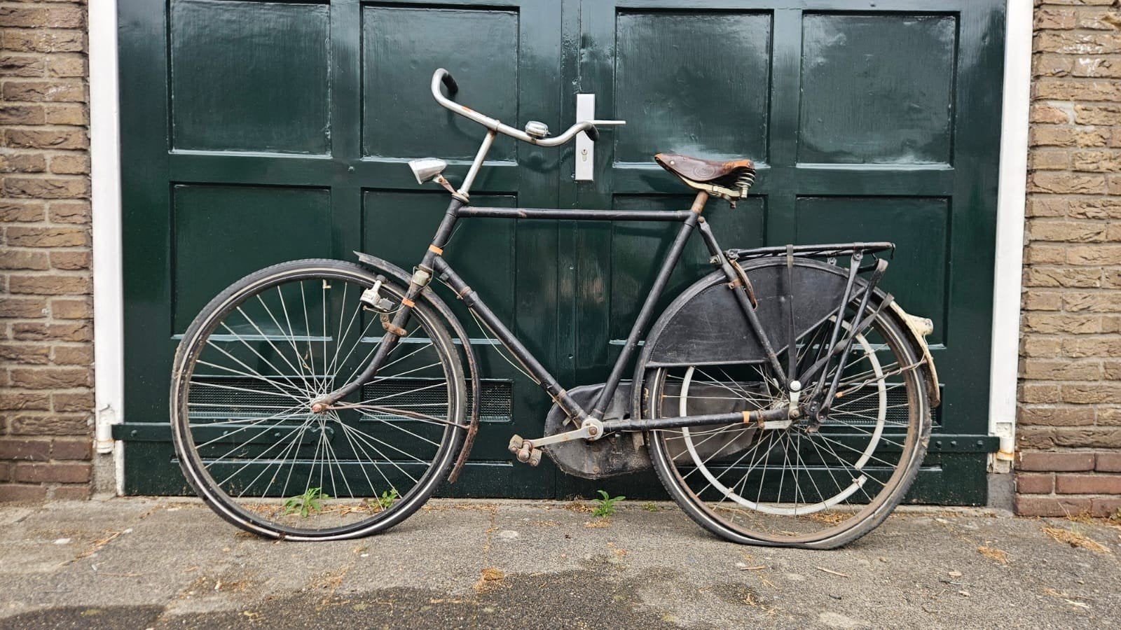 Zeer Oude Fintige Zwarte Gazelle Fiets - Opknapper, Fietsen en Brommers, Fietsen | Oldtimers, 55 tot 59 cm, Ophalen, Terugtraprem