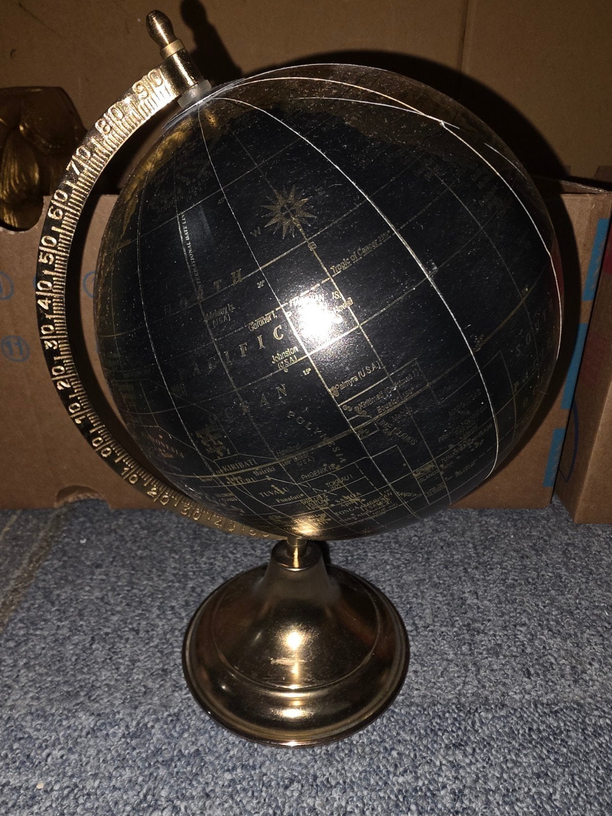 Wereldbol zwart-goud, Ophalen of Verzenden