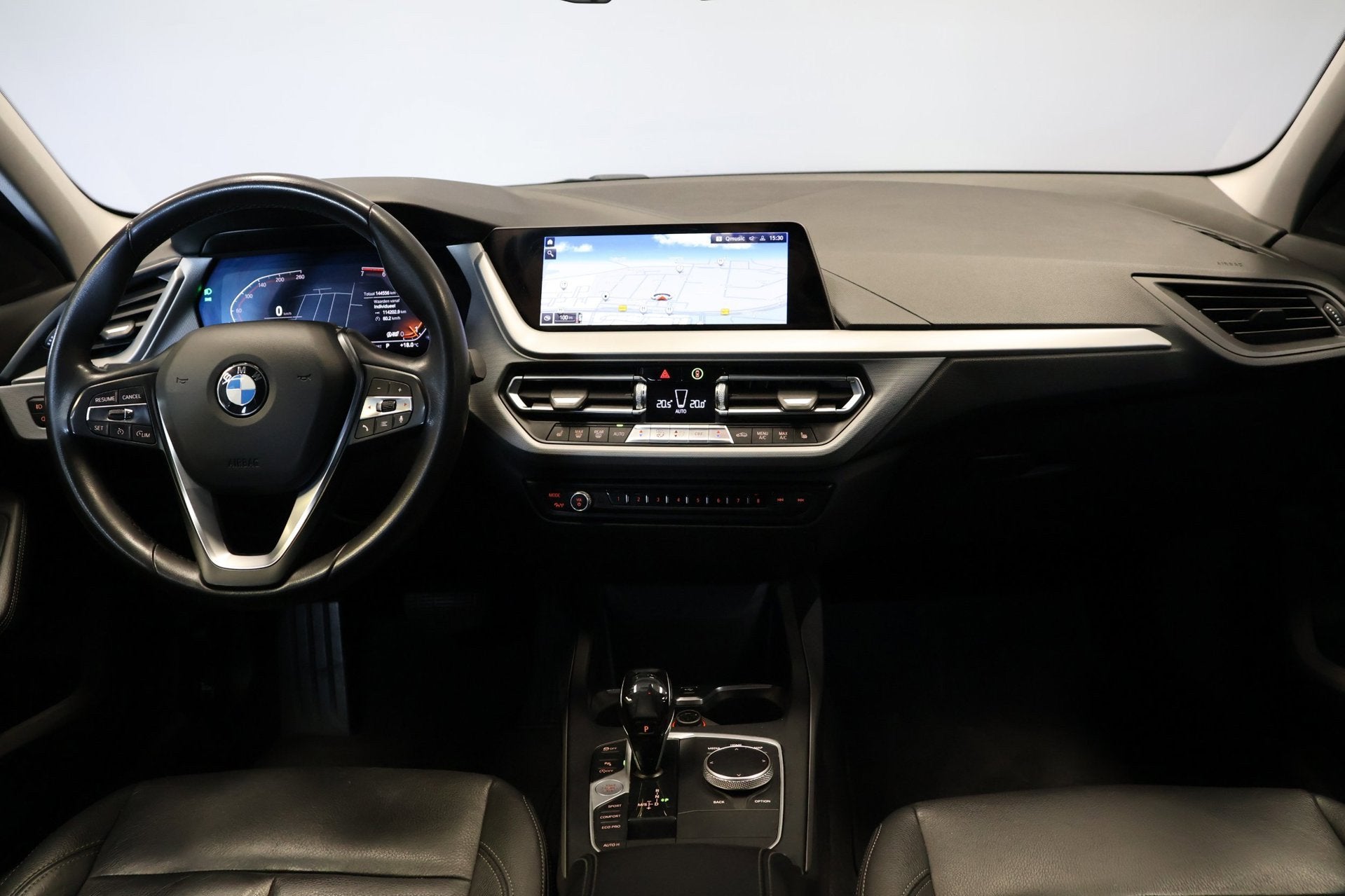 BMW 1-serie 118i High Executive| Camera|Stoelverwarming|, Gebruikt, Bedrijf, 3 cilinders, 695 kg