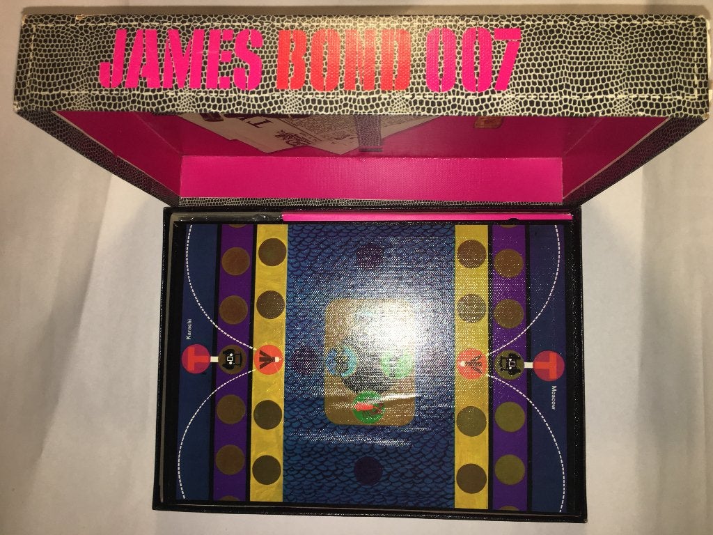 James Bond 007 Jumbo spel / game by Ian Fleming bijna nieuw, Drie of vier spelers, Ophalen of Verzenden, Zo goed als nieuw, Jumbo spellen
