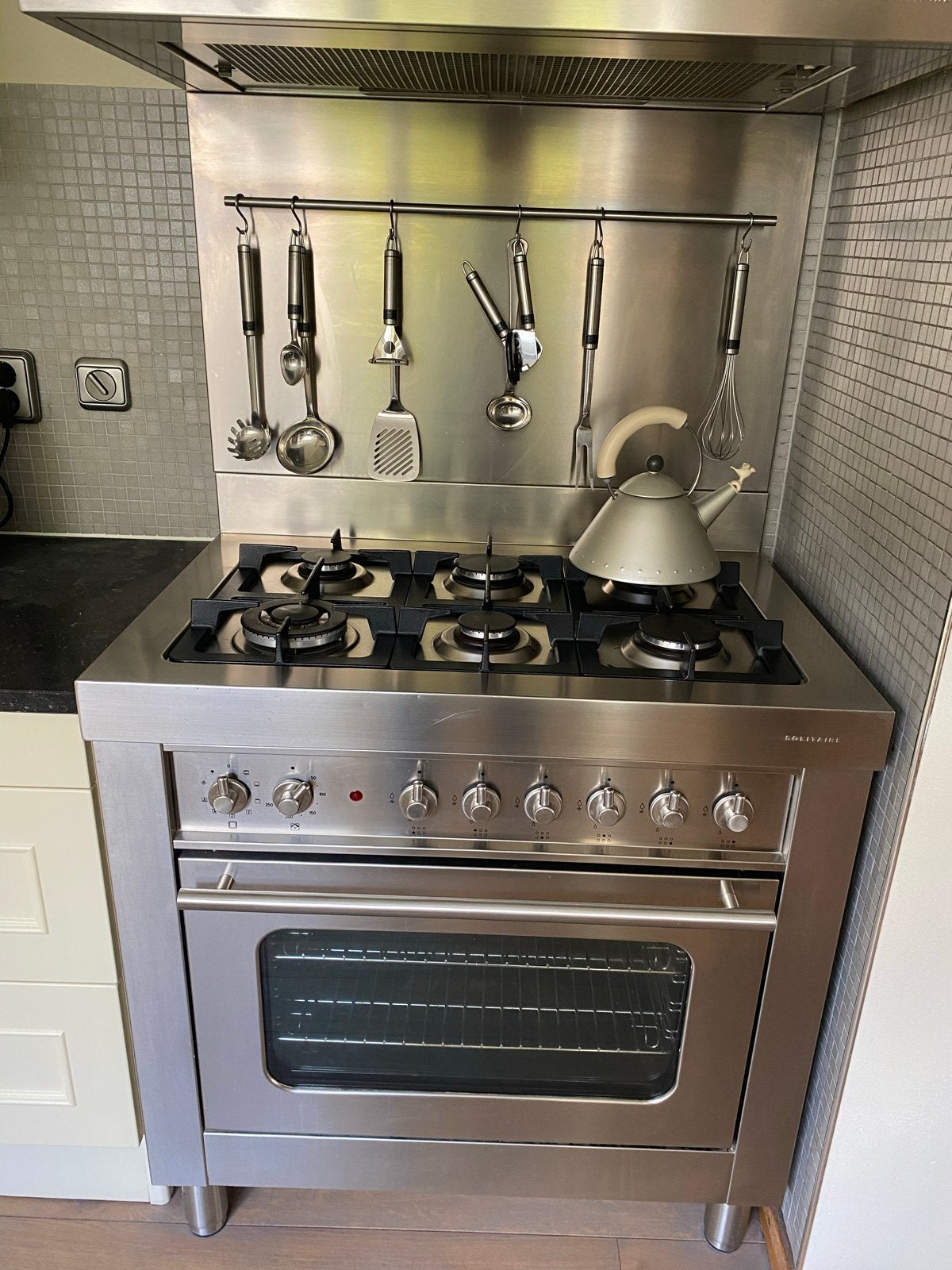 Solitaire Vrijstaand Gasfornuis met Oven en Afzuigkap, Ophalen, 60 cm of meer, Zo goed als nieuw, Gas