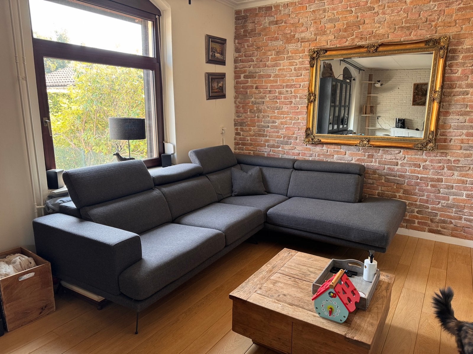 Grijze hoekbank met verstelbare hoofdsteunen - 280x240cm, Ophalen, 250 tot 300 cm, Hoekbank, Zo goed als nieuw
