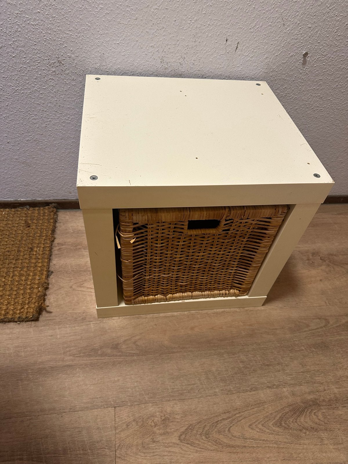Opbergkubus ikea kallax met rieten mand, Ophalen, Gebruikt