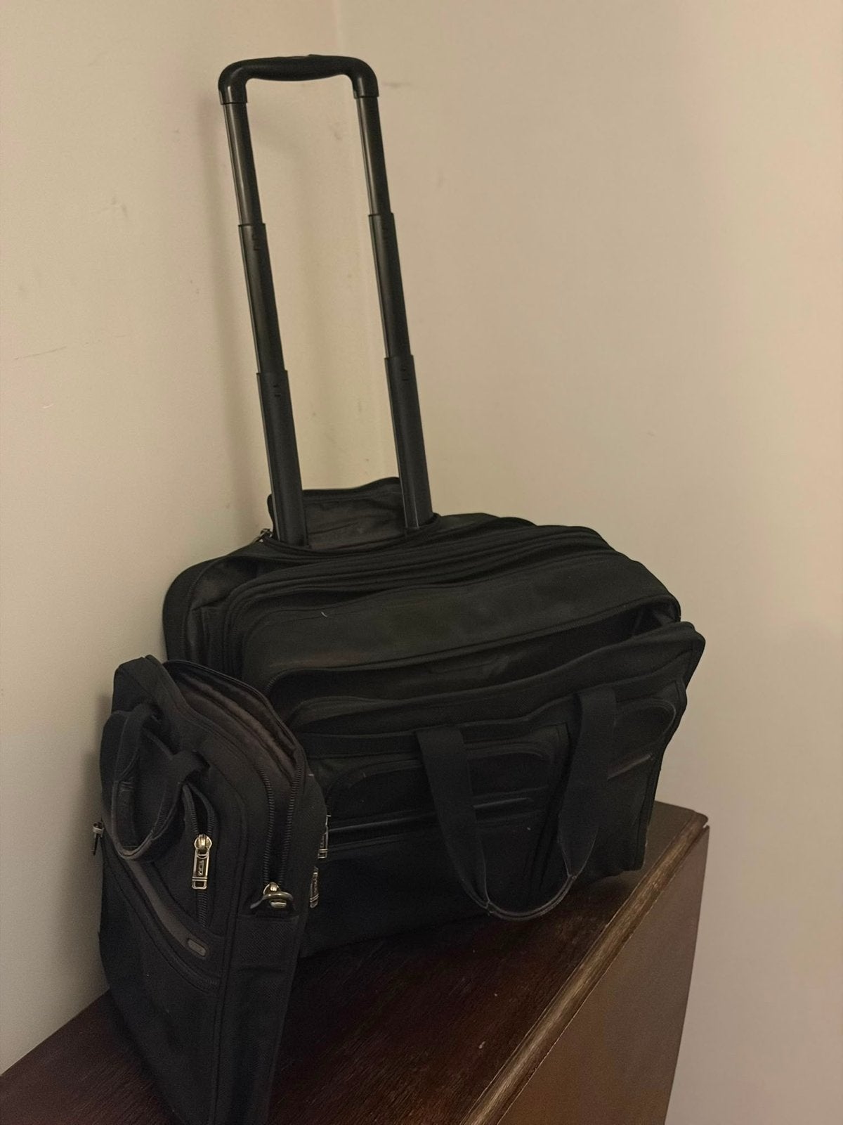Tumi rolkoffer laptoptas - Zwart, zgan, Ophalen, 40 tot 60 cm, Gebruikt, 20 tot 30 cm