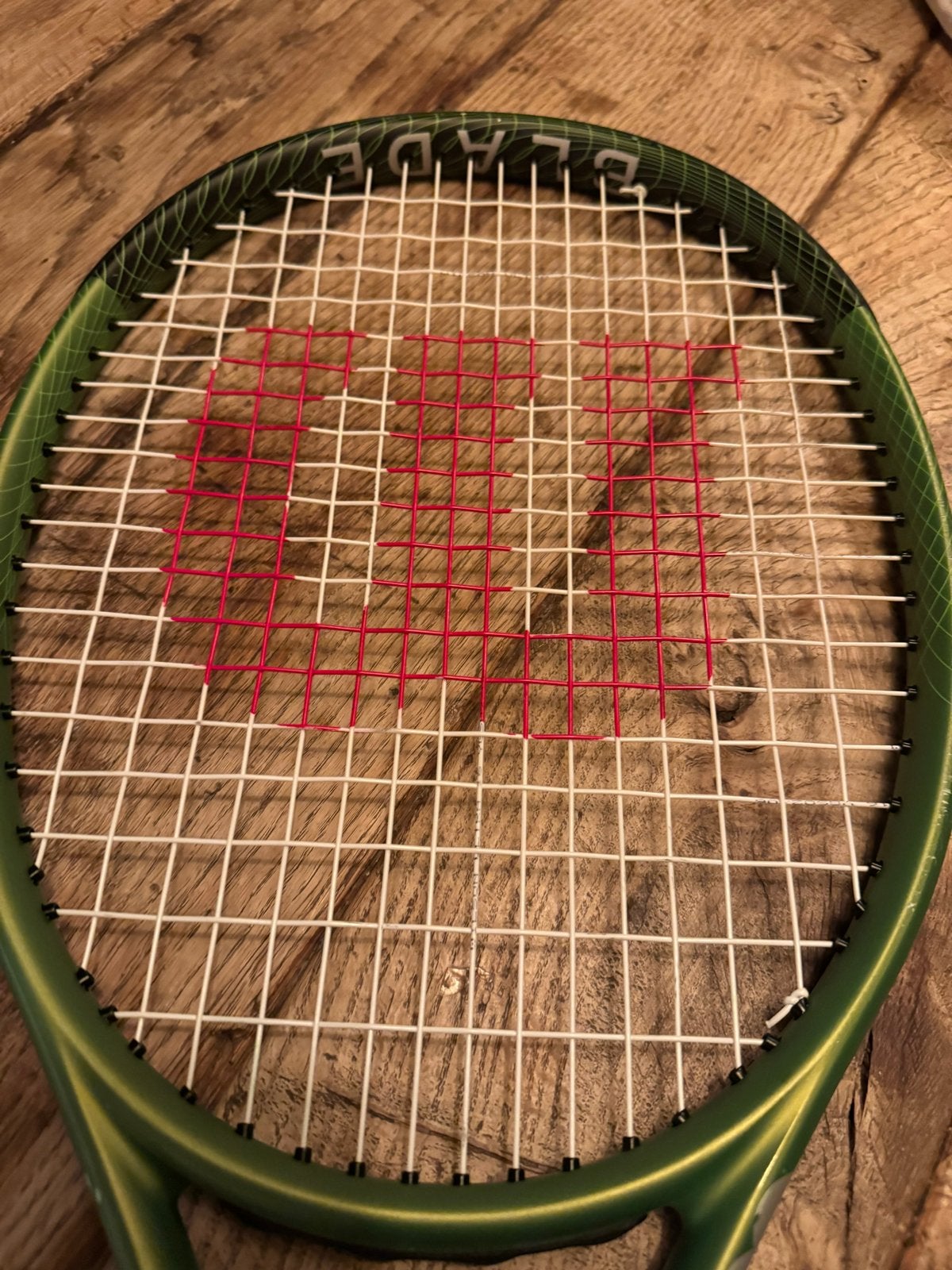 Wilson Blade Feel 100 Tennisracket - Zo goed als nieuw, Sport en Fitness, Tennis, Ophalen of Verzenden, Zo goed als nieuw, Wilson