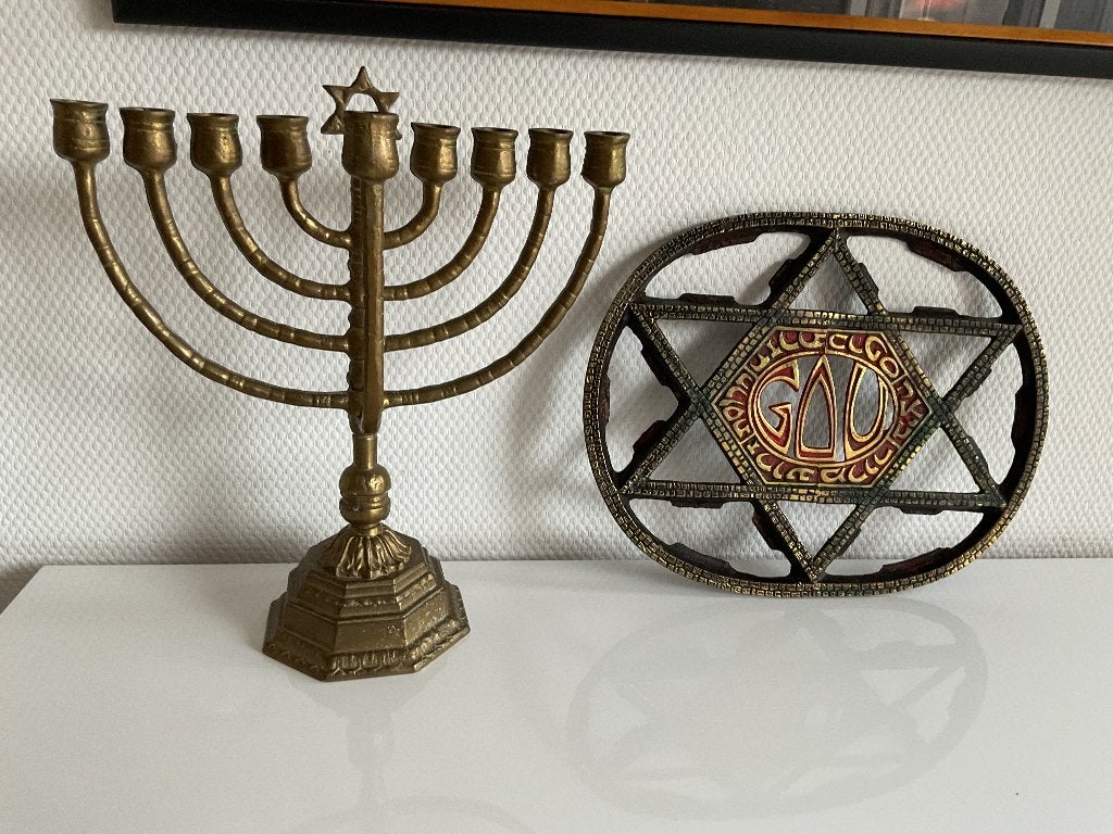 Joodse kandelaar chanouka en onderzetter koper Israël, Ophalen of Verzenden, Koper of Brons