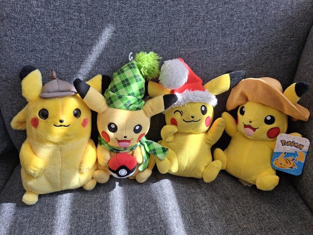 4x Cosplay Pikachu Knuffels - Detective, Kerst & Meer!, Muis, Geel, Ophalen of Verzenden, Zo goed als nieuw