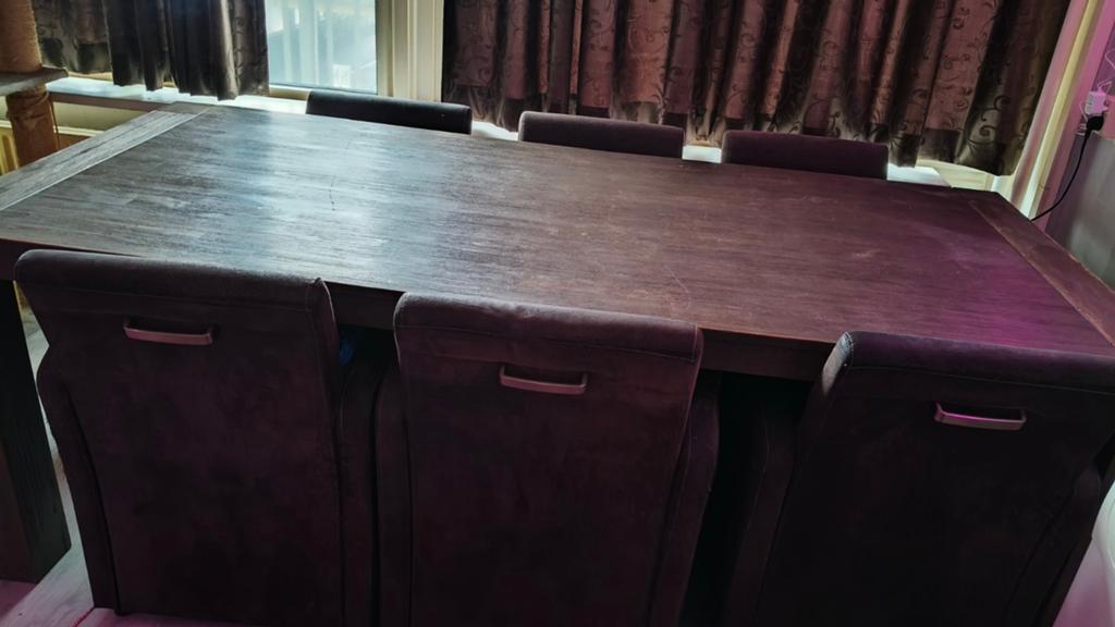 Robuuste eettafel met 6 stoelen - Donkerbruin hout, Ophalen, Gebruikt, 100 tot 150 cm, 200 cm of meer