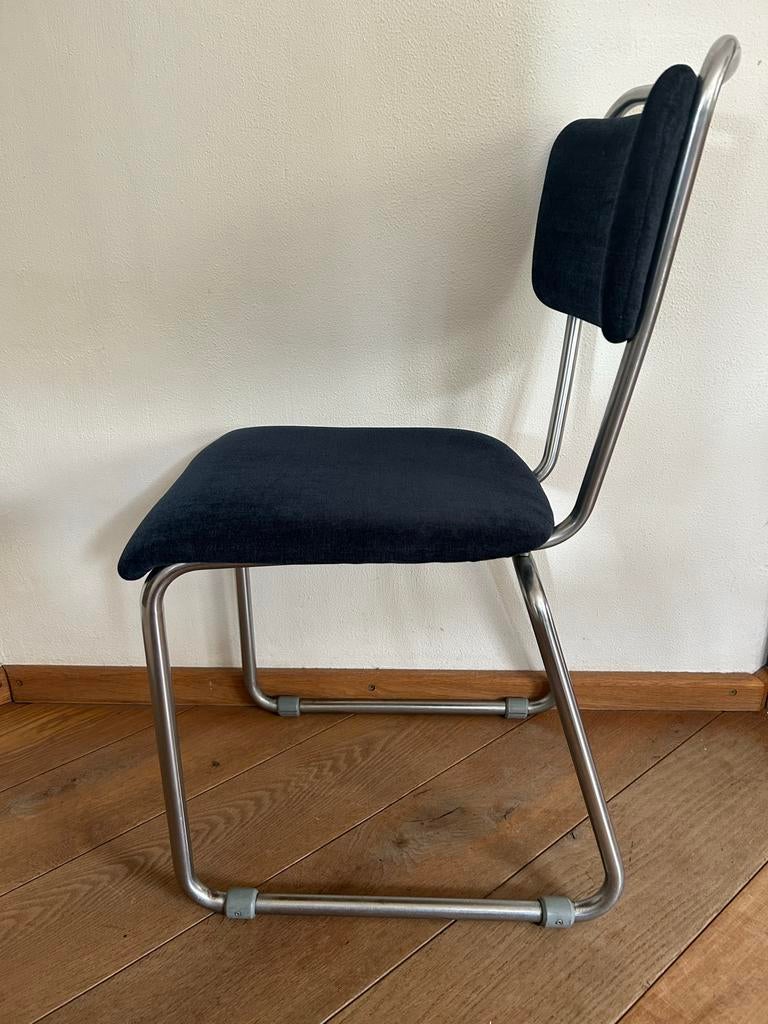 Gispen 114 Stoel - Blauw met Chroom Frame, Huis en Inrichting, Stoelen, Gebruikt, Zwart, Ophalen of Verzenden, Metaal
