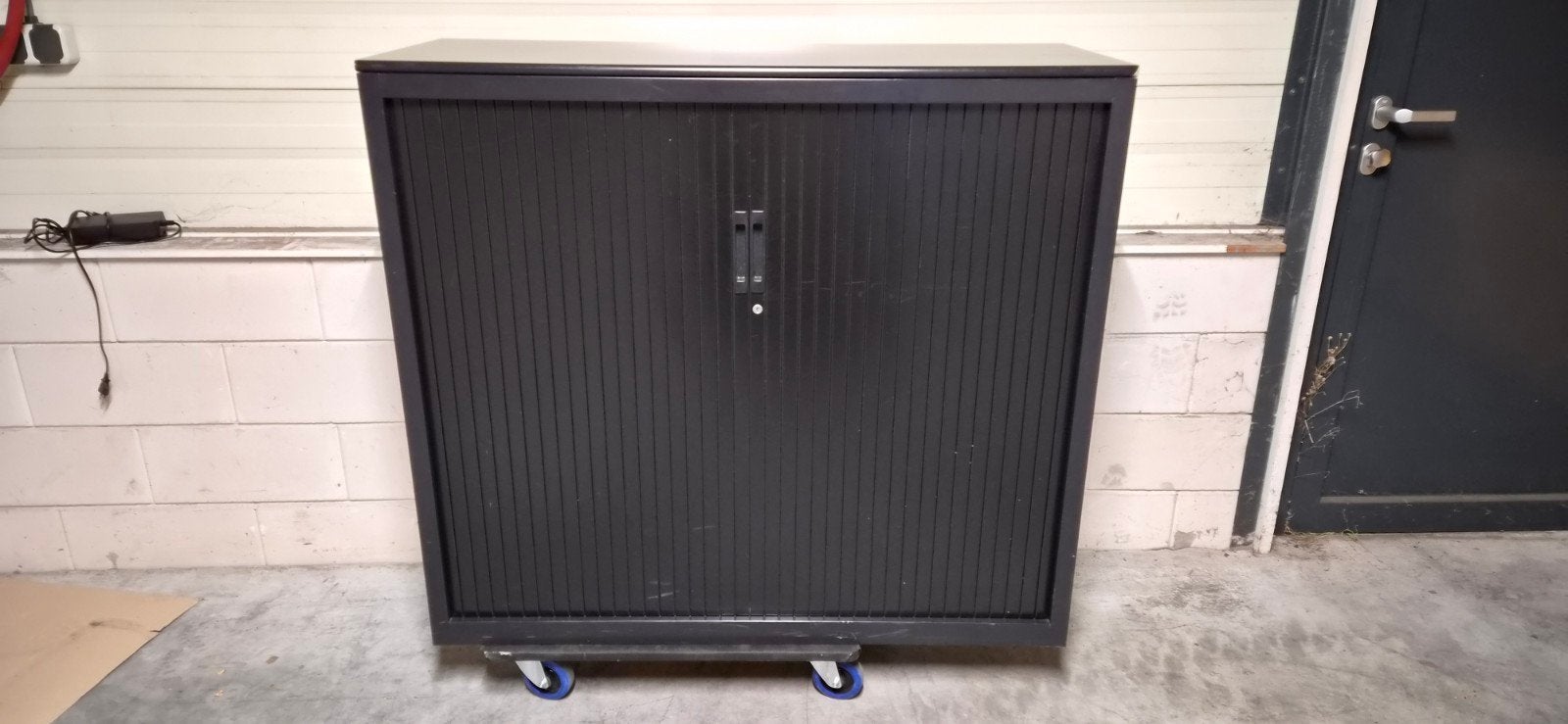 Opbergkast met roldeur voor garage/schuur (120x45x107), Ophalen, Gebruikt