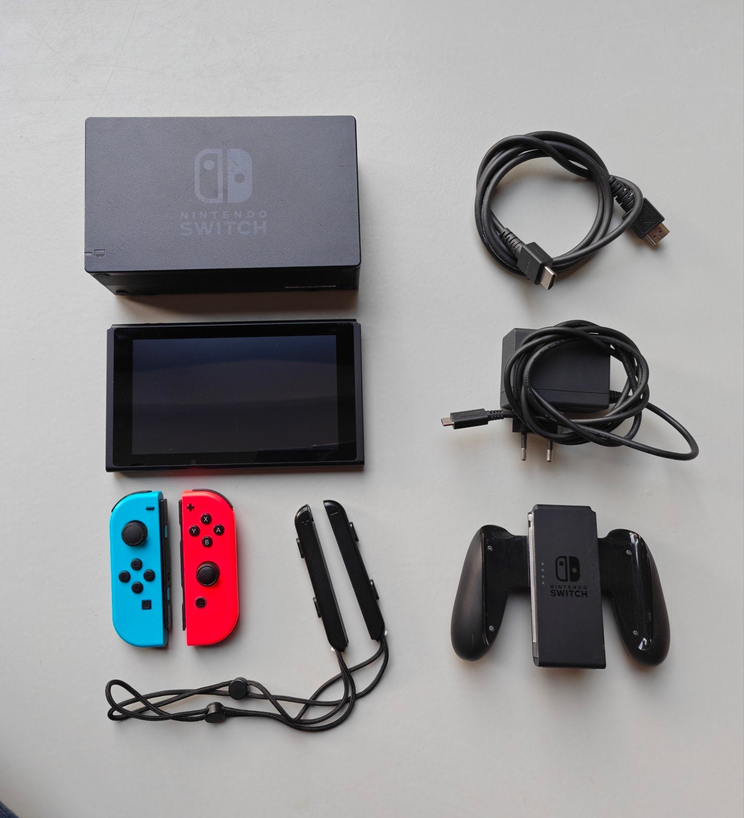 Nintendo Switch Original krasvrij + Joy-Cons + Dock + kabels, Spelcomputers en Games, Ophalen of Verzenden, Zo goed als nieuw