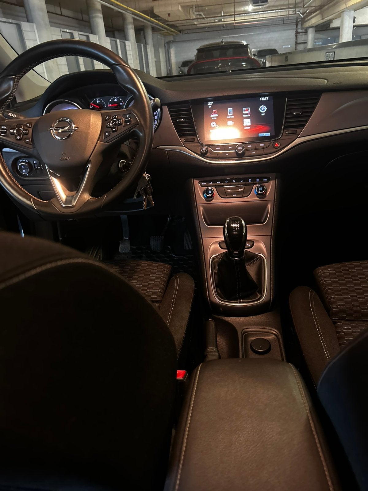 Foto 17 van Opel Astra 1.4 Turbo 5D 2016 Grijs| Carplay|