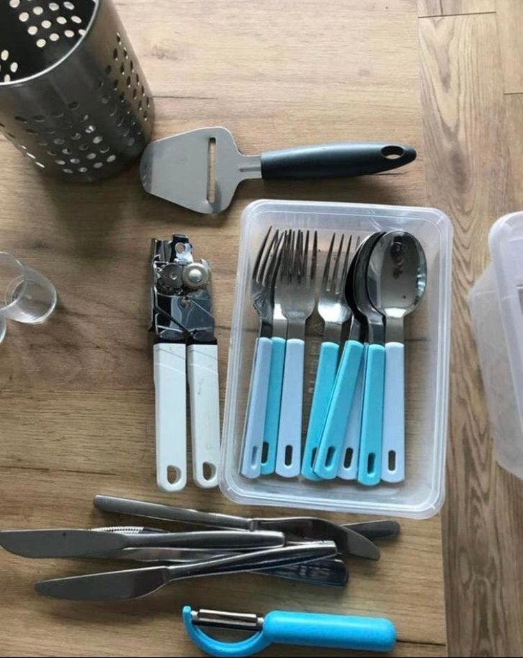 Complete campingset voor kamperen of picknicks, Huis en Inrichting, Keuken | Servies, Ophalen, Overige materialen, Zo goed als nieuw