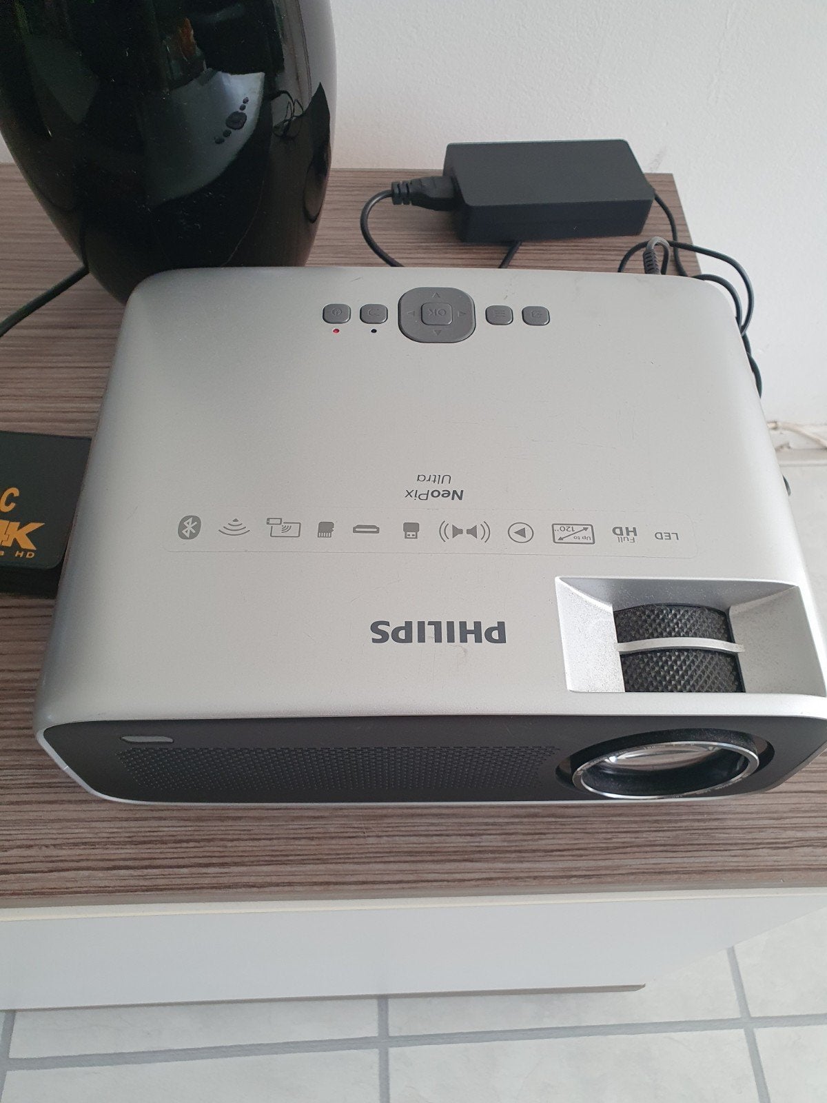 Philips beamer twv 499euro met alle opties, Ophalen of Verzenden, Zo goed als nieuw, LED