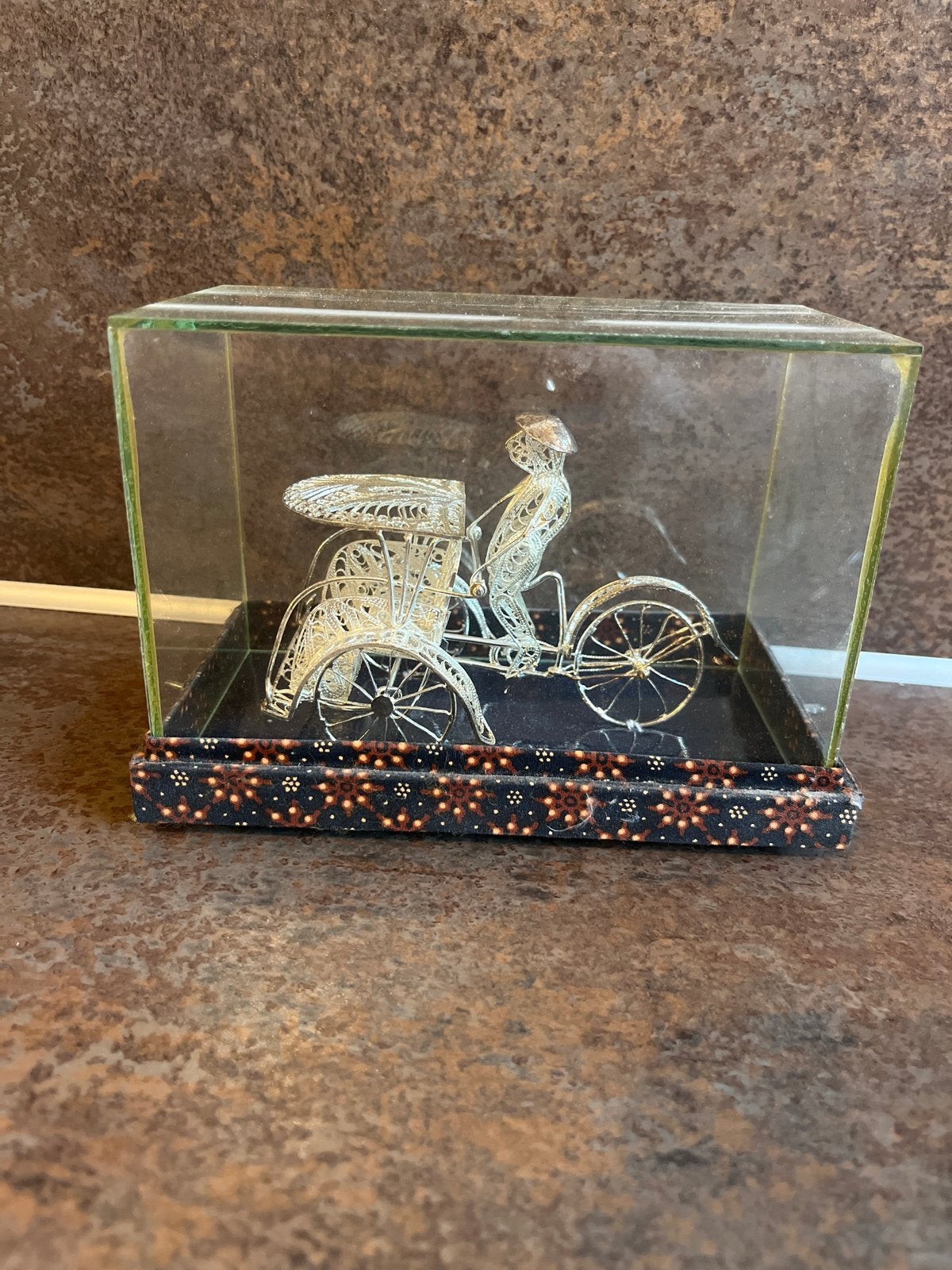 Zilverkleurig riksja miniatuur in vitrine, Ophalen of Verzenden