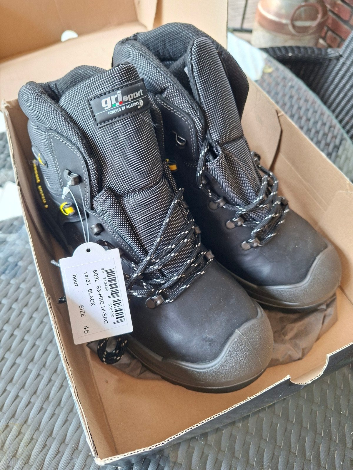Werkschoenen maat 45 nieuw. Alleen verkoop via marktplaats., Doe-het-zelf en Verbouw, Veiligheidskleding, Ophalen of Verzenden